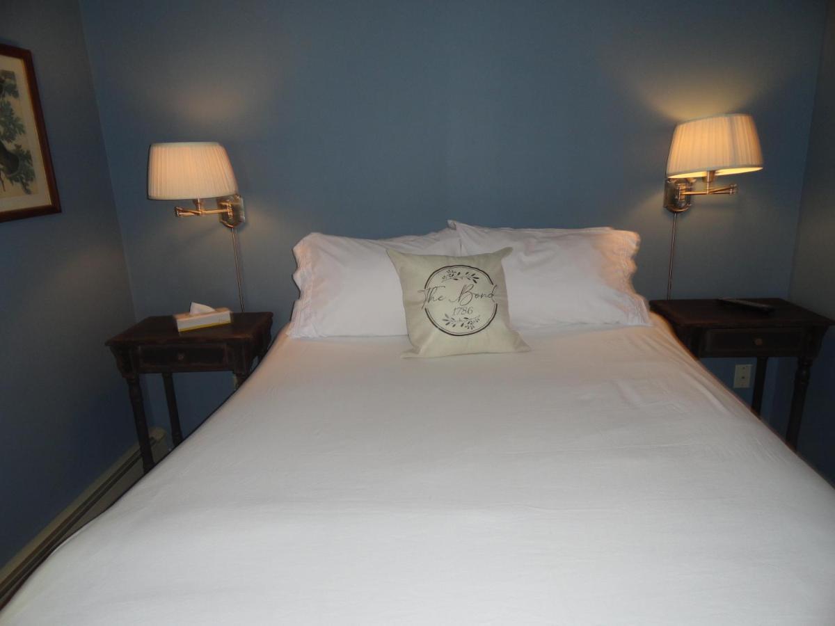 The Bond 1786 Inn (Adults Only) Warrensburg Szoba fotó