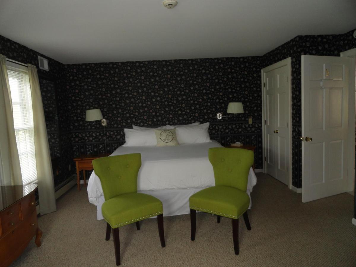 The Bond 1786 Inn (Adults Only) Warrensburg Szoba fotó