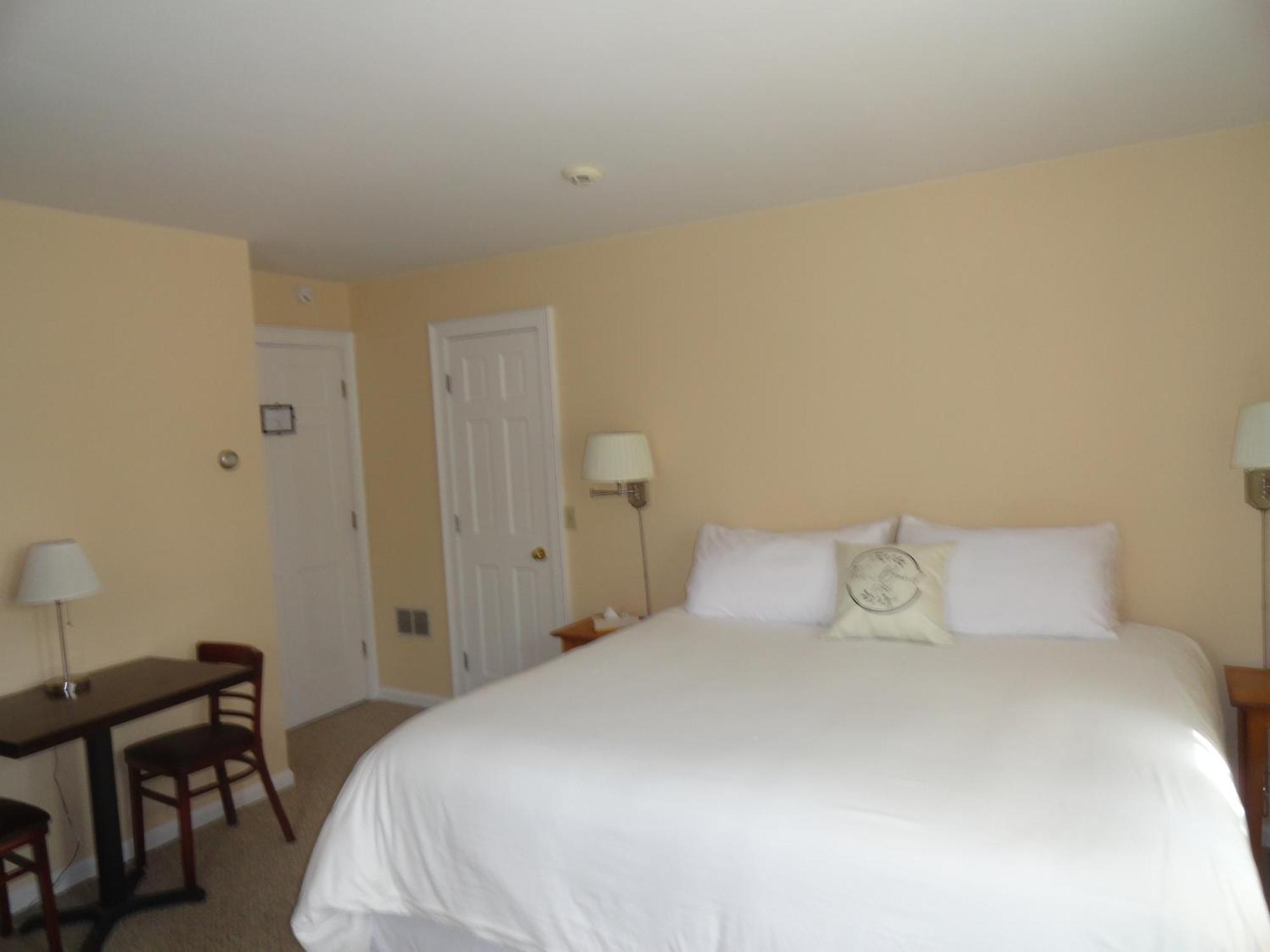 The Bond 1786 Inn (Adults Only) Warrensburg Szoba fotó