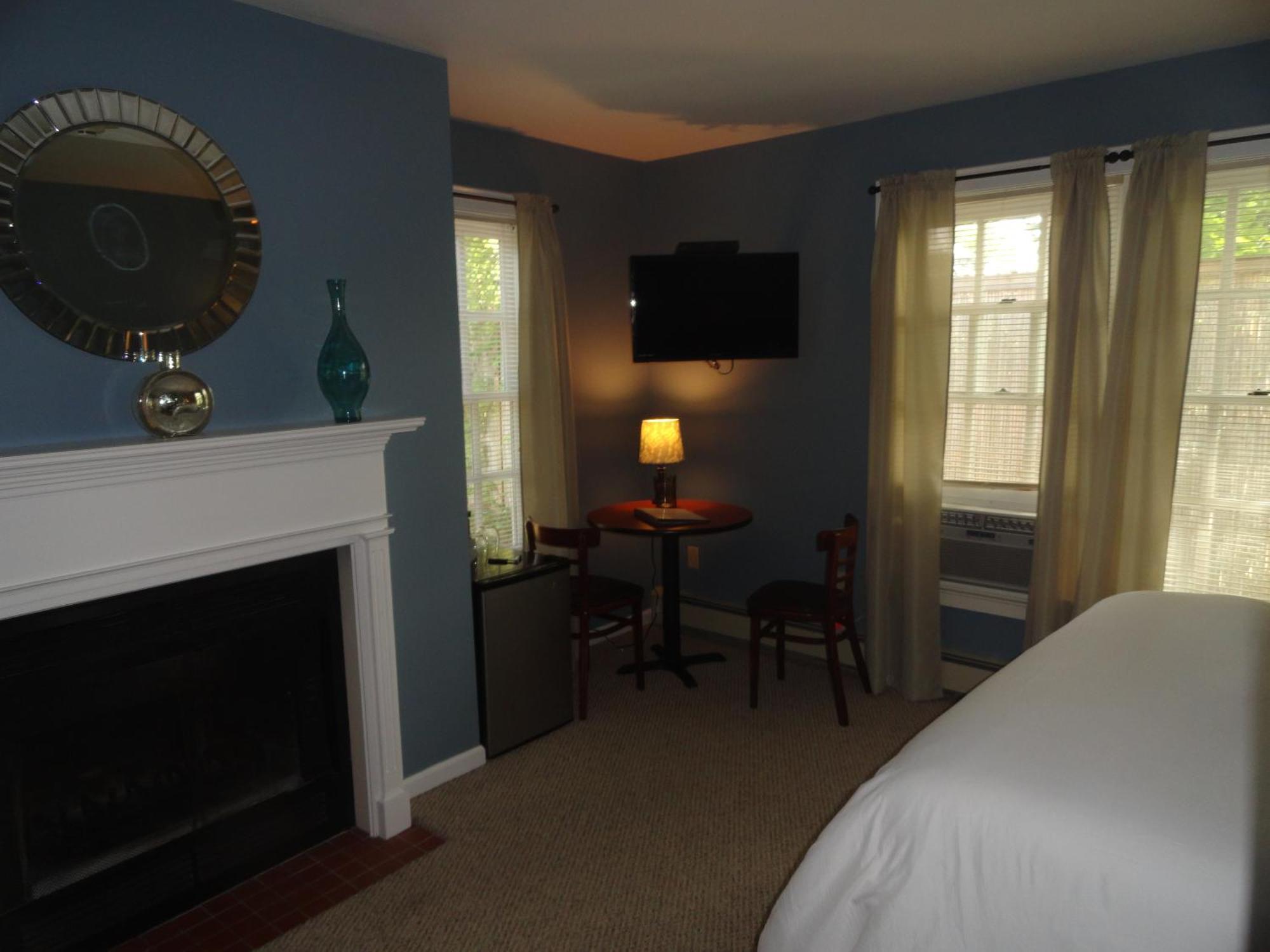 The Bond 1786 Inn (Adults Only) Warrensburg Szoba fotó