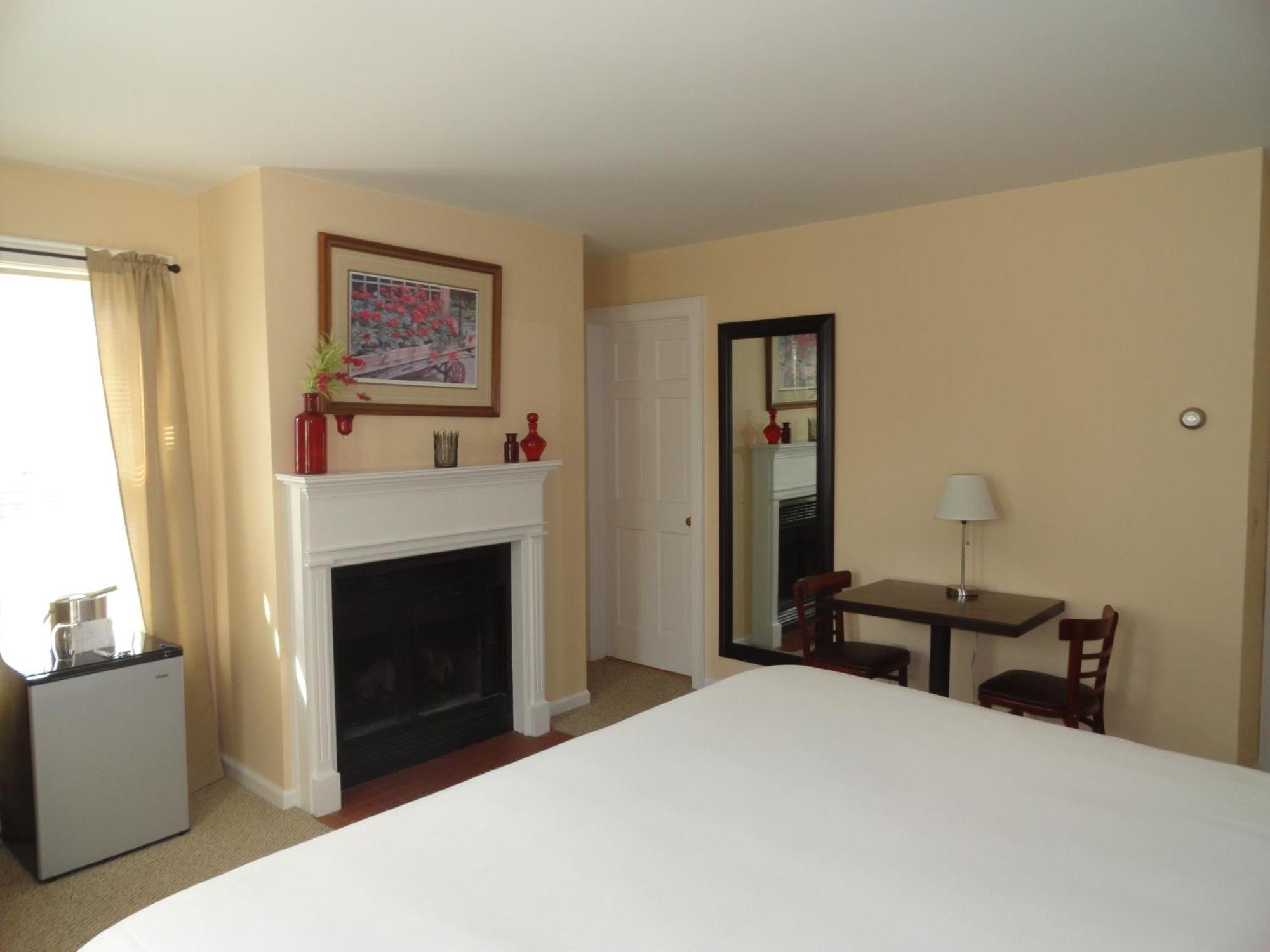 The Bond 1786 Inn (Adults Only) Warrensburg Szoba fotó